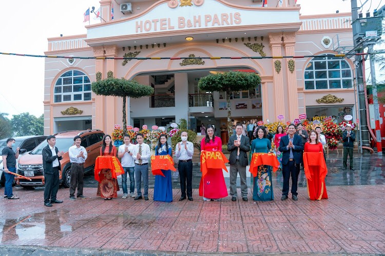 B&H PARIS Hotel Cửa Lò 