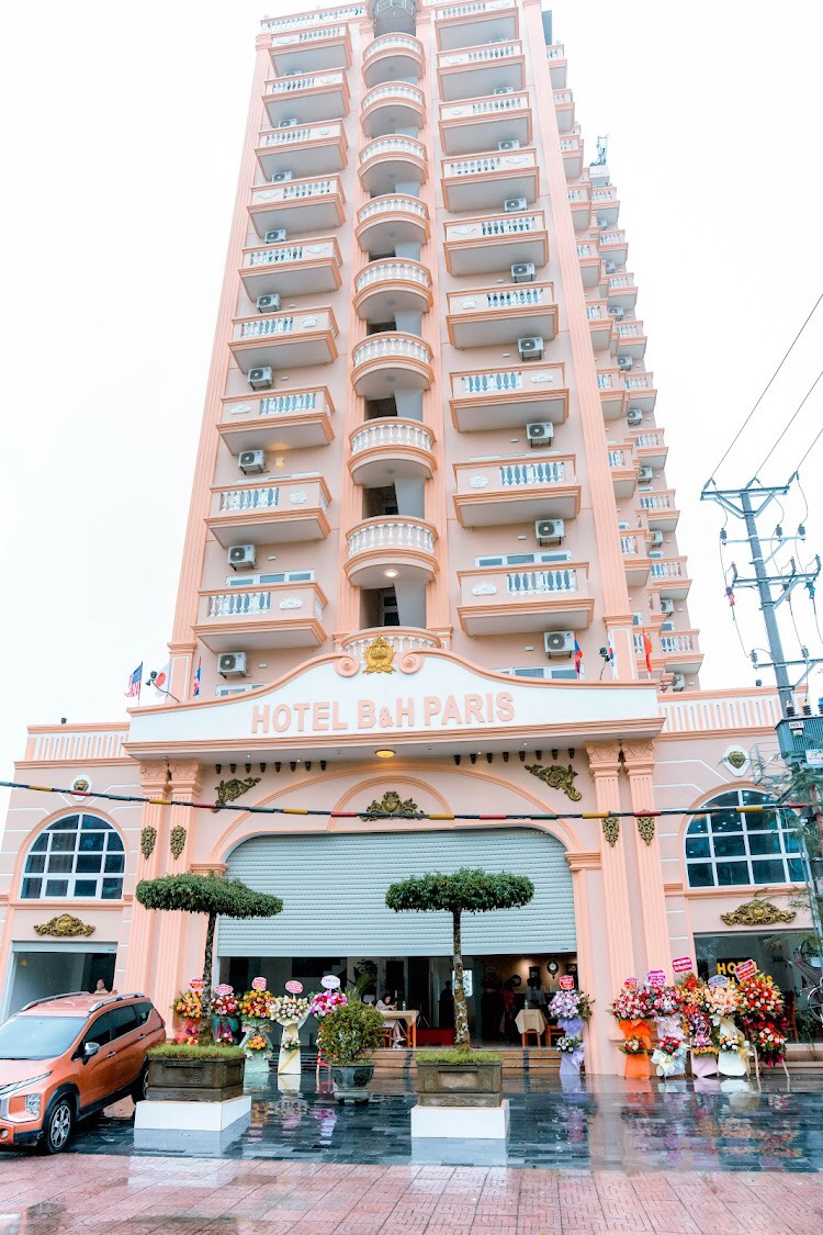 B&H PARIS Hotel Cửa Lò 